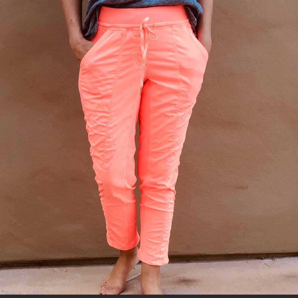 Lululemon dance studio pants crop size 4